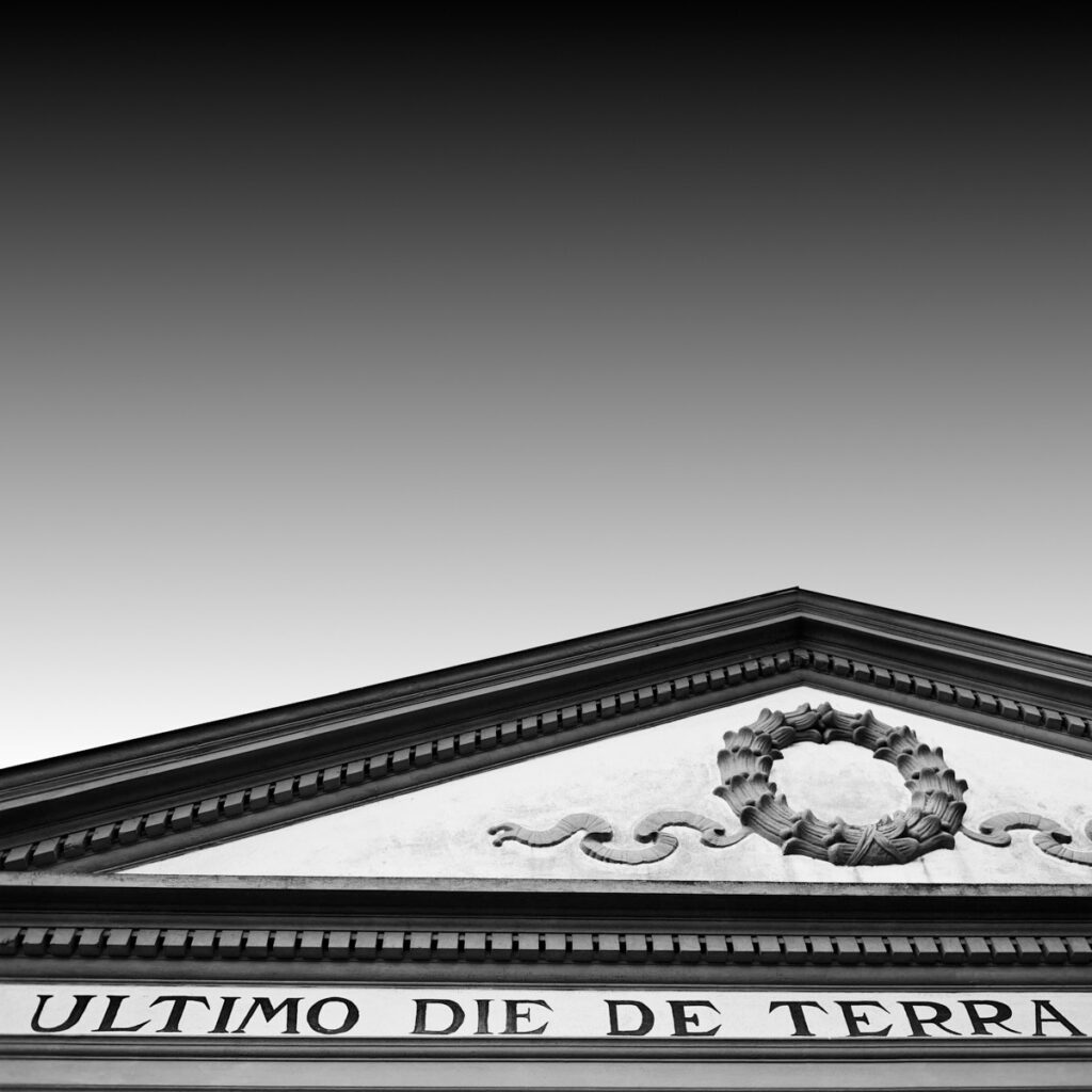 Ultimo die de terra — fotogramma 1
